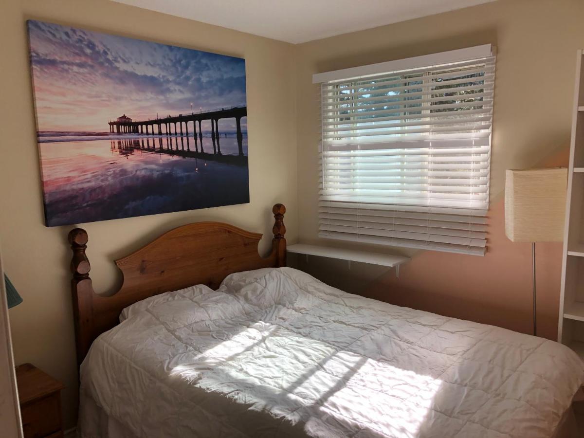 Cozy 2 Bedroom Townhouse With Large Den Apartment