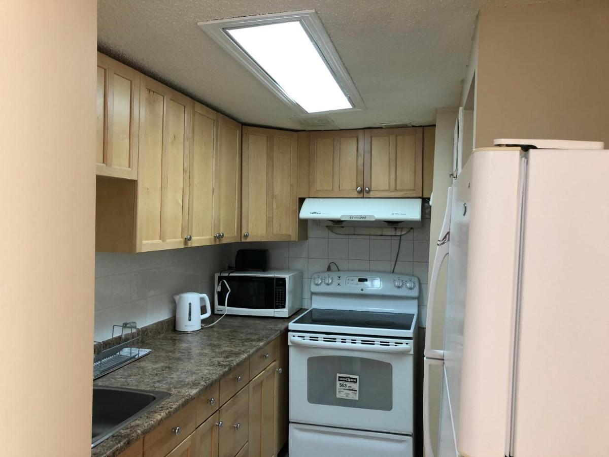 Apartment Cozy 2 Bedroom Townhouse With Large Den Calgary